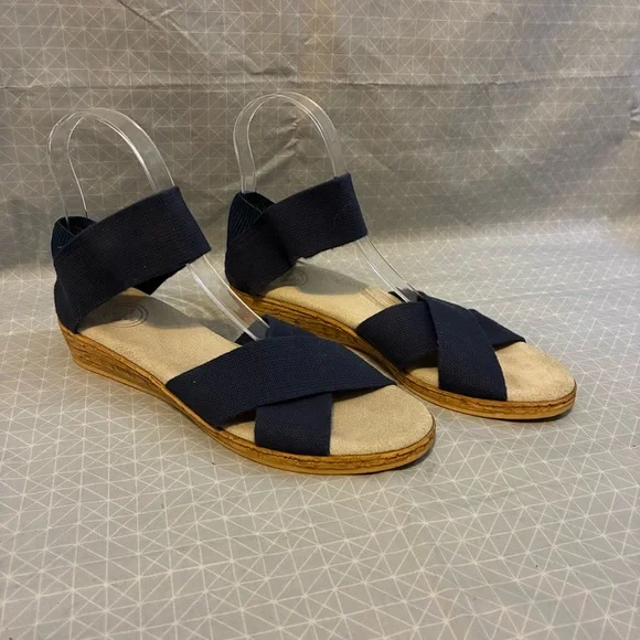 Charleston Shoe Company Peachtree Sandals in Navy 8 - Picture 1 of 7
